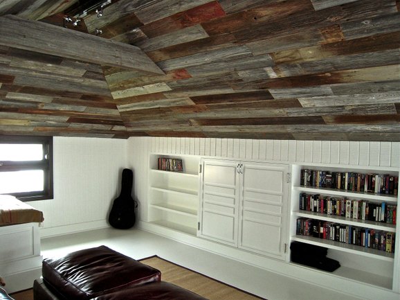 custom-built-in-bookcases-and-old-barn-wood-ceil-2--UDU3OC0xMTYxNy41ODgxMA==